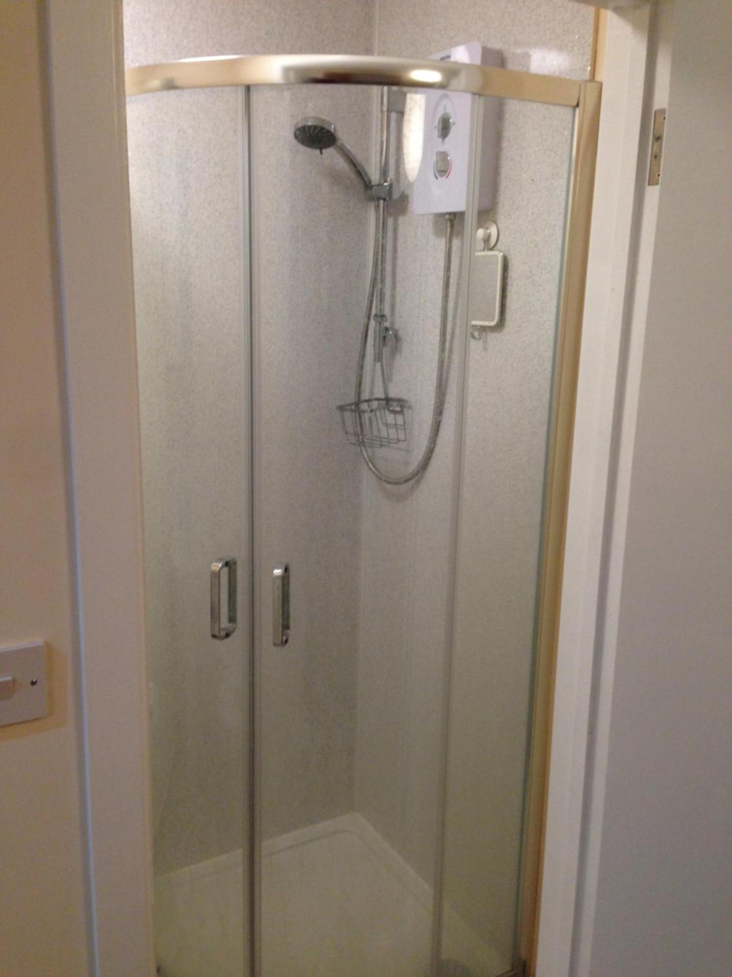 Отель Aster House Milton  Экстерьер фото