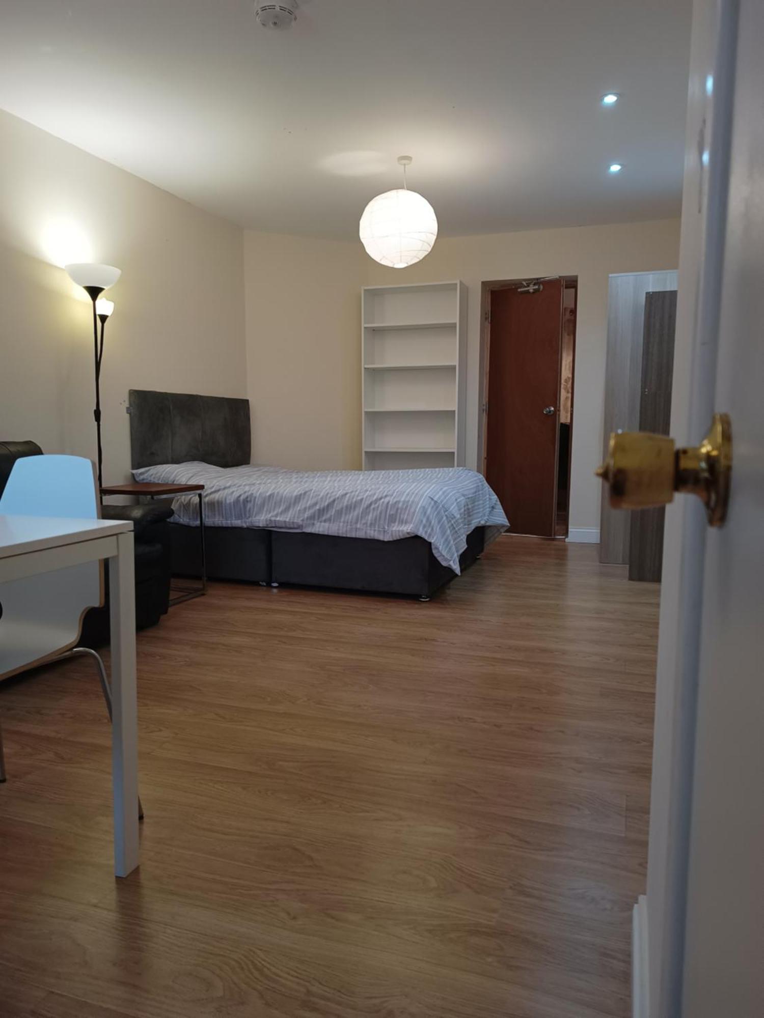 Отель Aster House Milton  Экстерьер фото