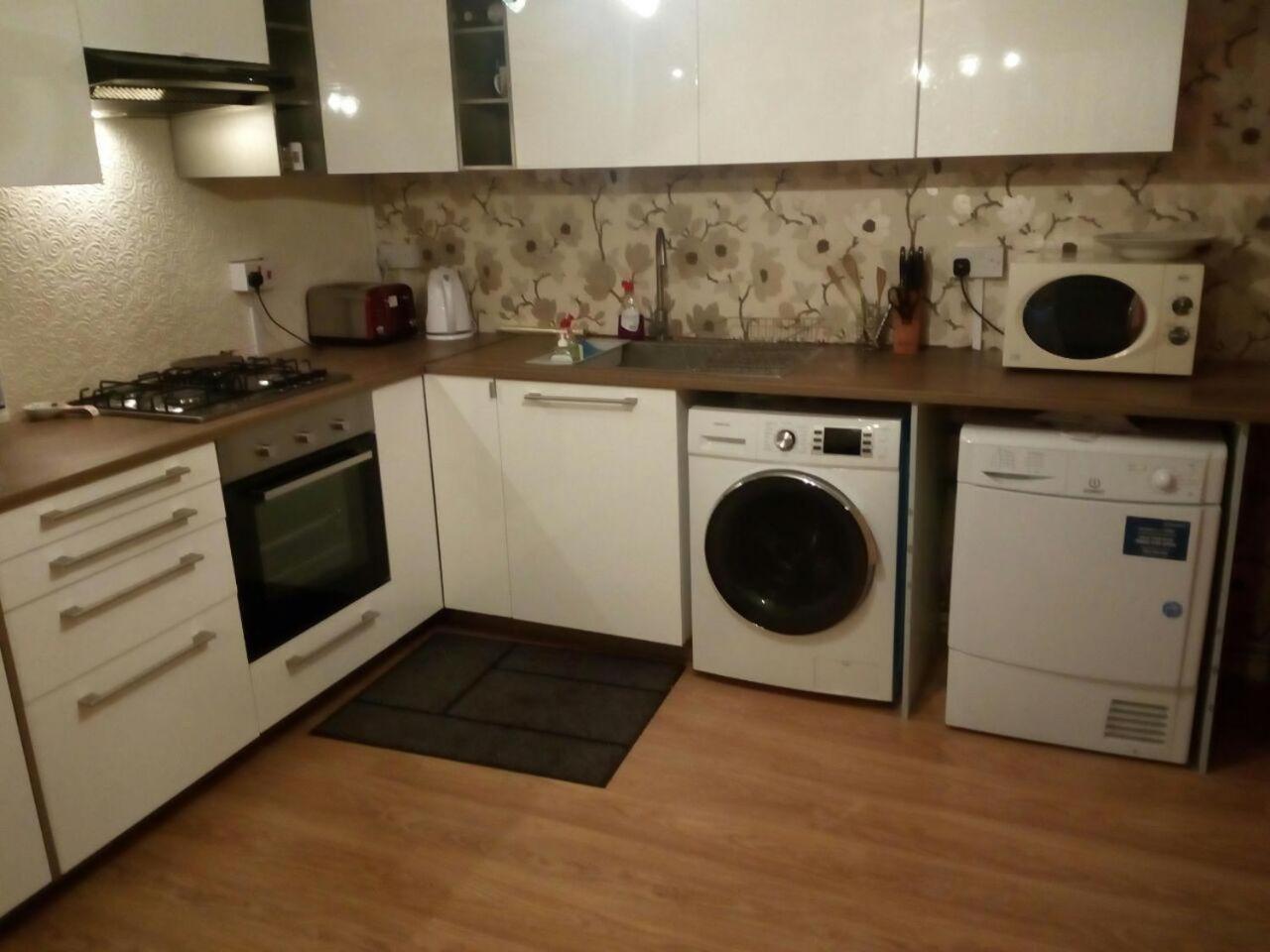 Отель Aster House Milton  Экстерьер фото