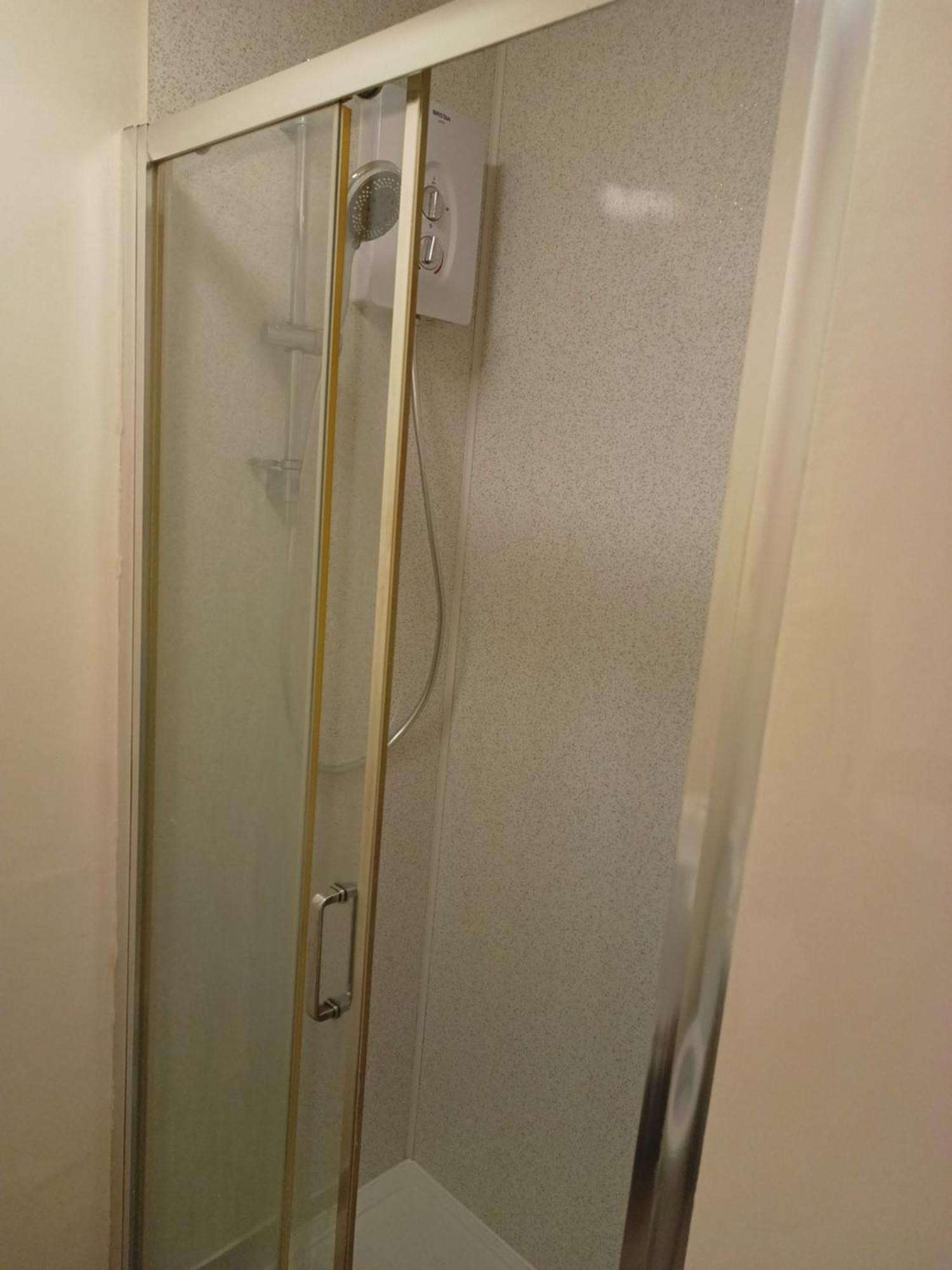 Отель Aster House Milton  Экстерьер фото